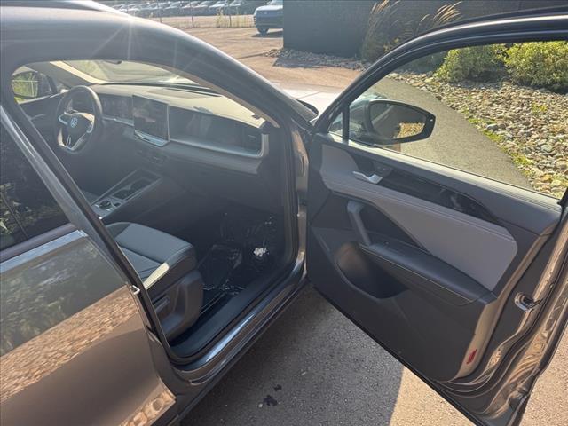 new 2025 Volkswagen Tiguan car, priced at $36,760