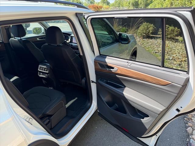 new 2026 Volkswagen Atlas car, priced at $49,286