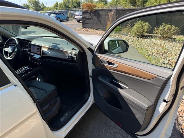 new 2026 Volkswagen Atlas car, priced at $49,286