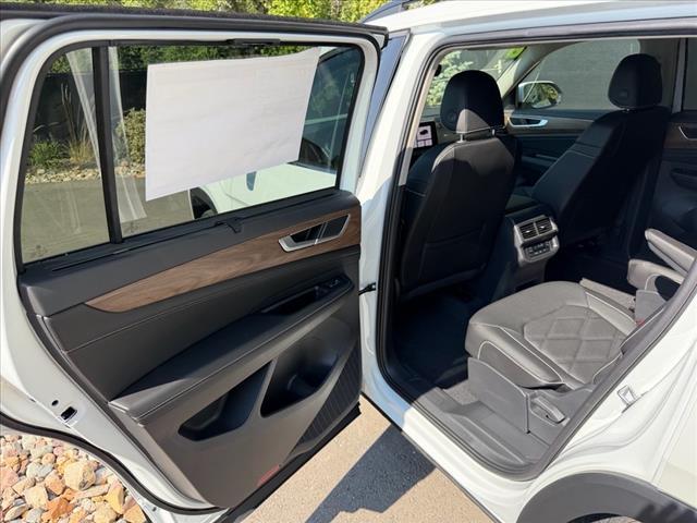 new 2026 Volkswagen Atlas car, priced at $49,286