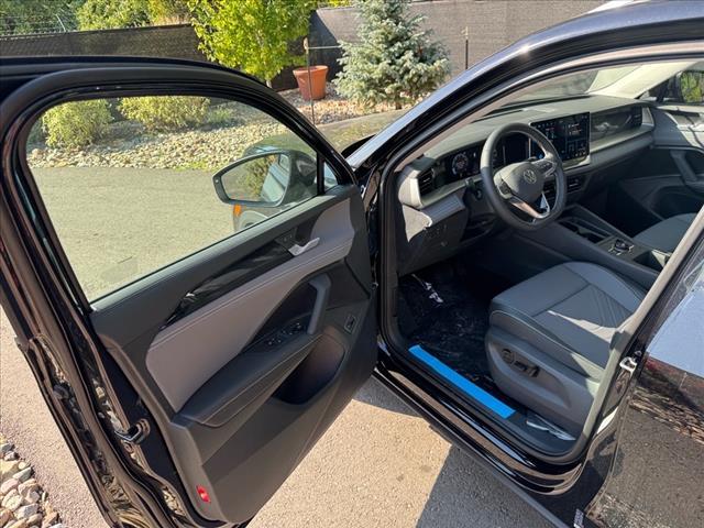 new 2025 Volkswagen Tiguan car, priced at $35,591