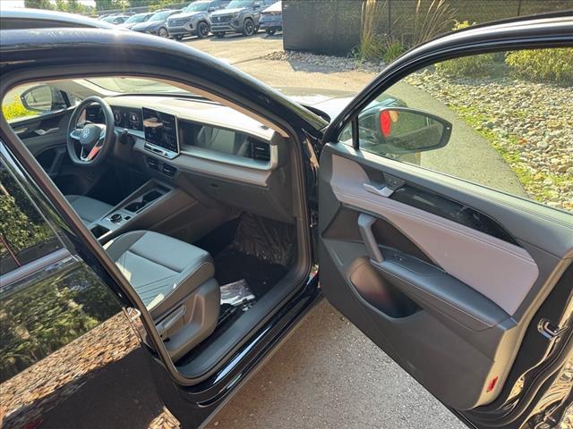 new 2025 Volkswagen Tiguan car, priced at $35,591