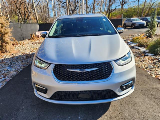 used 2023 Chrysler Pacifica Hybrid car, priced at $36,995