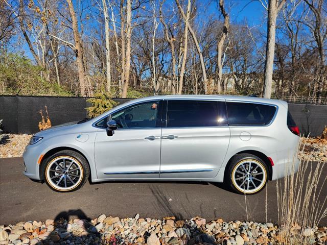 used 2023 Chrysler Pacifica Hybrid car, priced at $36,995