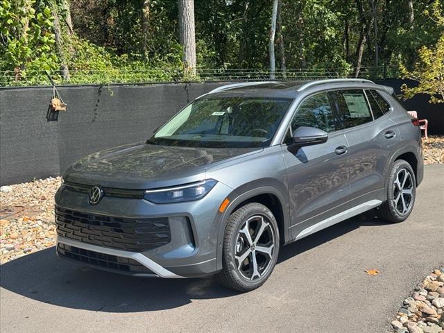 new 2025 Volkswagen Tiguan car, priced at $35,075