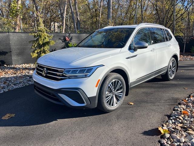 new 2024 Volkswagen Tiguan car, priced at $34,968