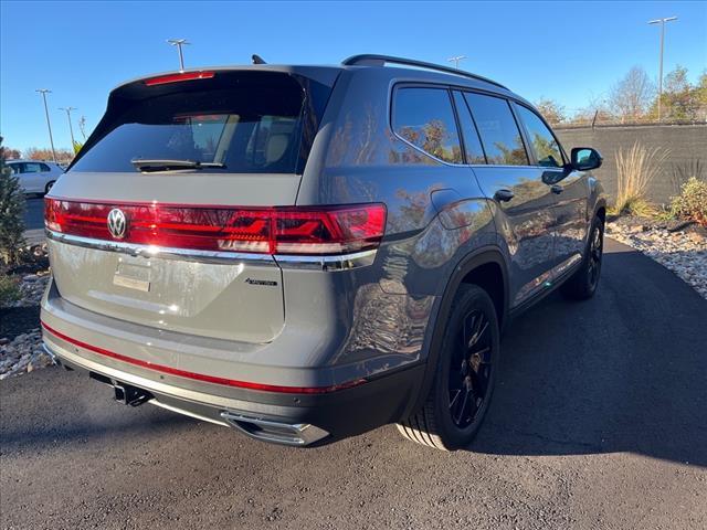 new 2025 Volkswagen Atlas car, priced at $47,073