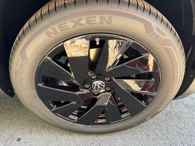 new 2026 Volkswagen Atlas Cross Sport car, priced at $48,355