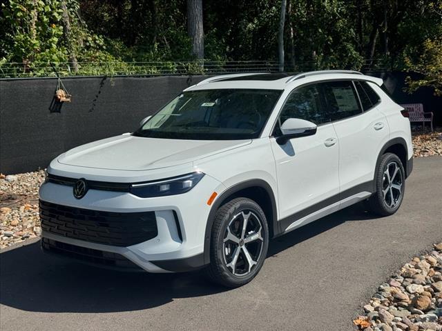 new 2025 Volkswagen Tiguan car, priced at $36,770