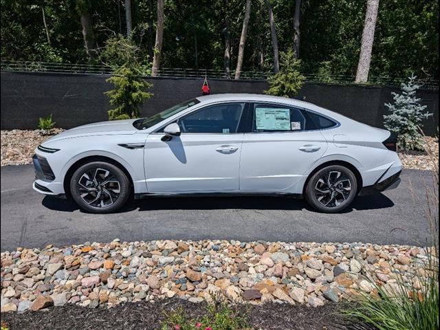 new 2024 Hyundai Sonata car, priced at $30,237