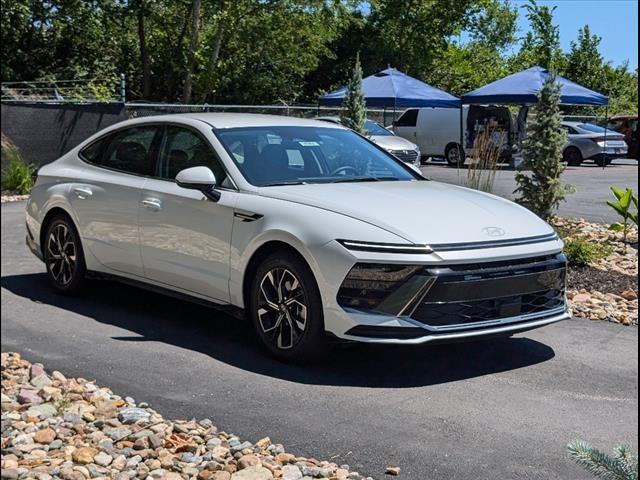 new 2024 Hyundai Sonata car, priced at $30,237