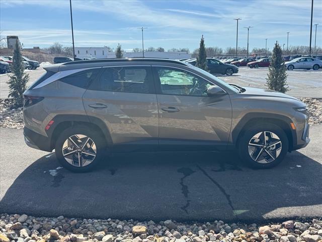 new 2025 Hyundai TUCSON Hybrid car, priced at $36,205