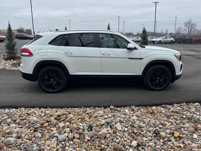 new 2025 Volkswagen Atlas Cross Sport car, priced at $42,211