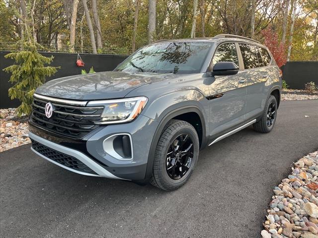 new 2025 Volkswagen Atlas car, priced at $48,439