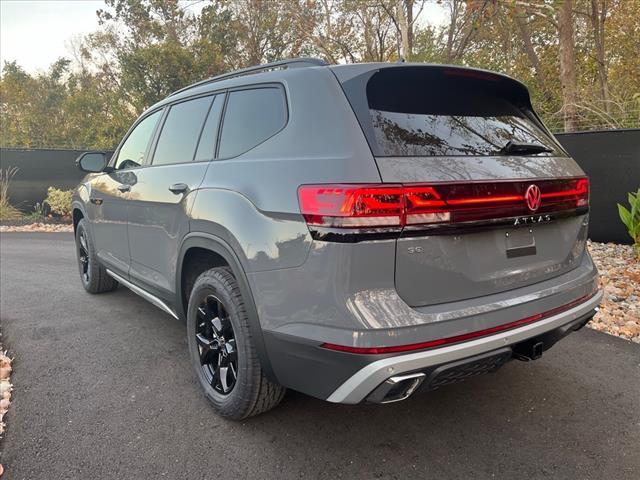 new 2025 Volkswagen Atlas car, priced at $48,439