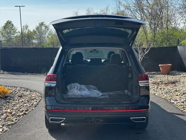 new 2025 Volkswagen Atlas car, priced at $45,851