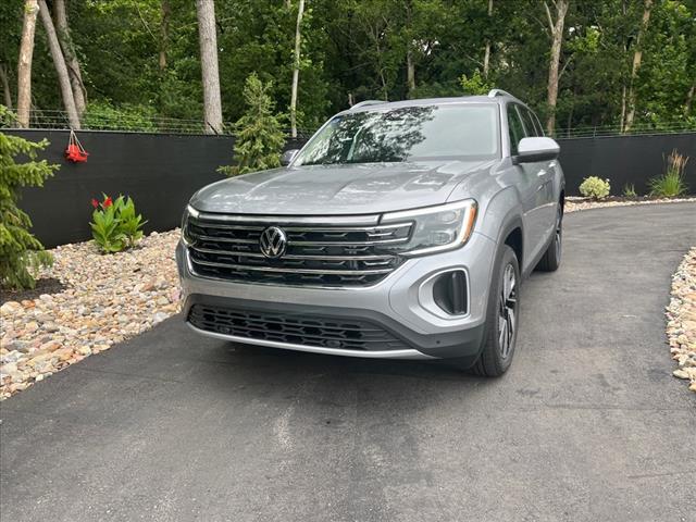 new 2024 Volkswagen Atlas car, priced at $49,984