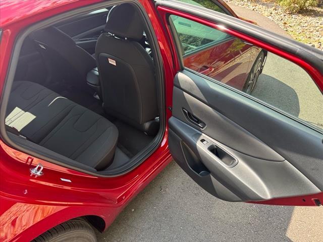 new 2025 Hyundai Elantra car, priced at $21,915