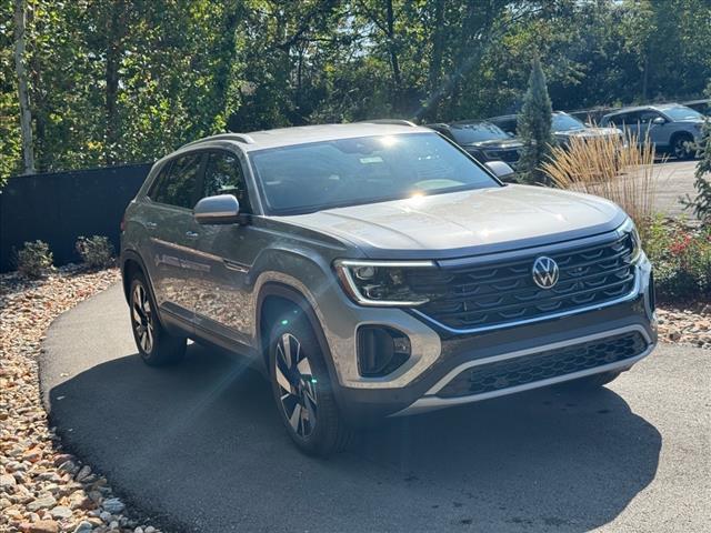 new 2026 Volkswagen Atlas Cross Sport car, priced at $46,105