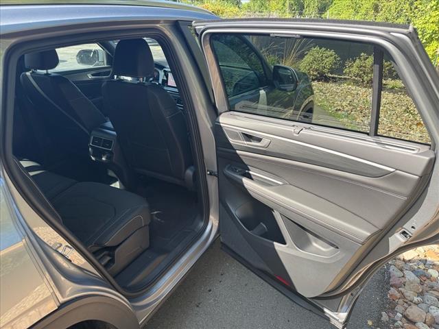 new 2026 Volkswagen Atlas Cross Sport car, priced at $46,105