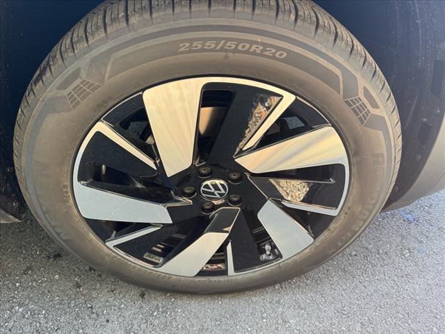 new 2026 Volkswagen Atlas Cross Sport car, priced at $46,105