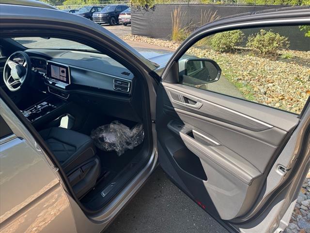 new 2026 Volkswagen Atlas Cross Sport car, priced at $46,105