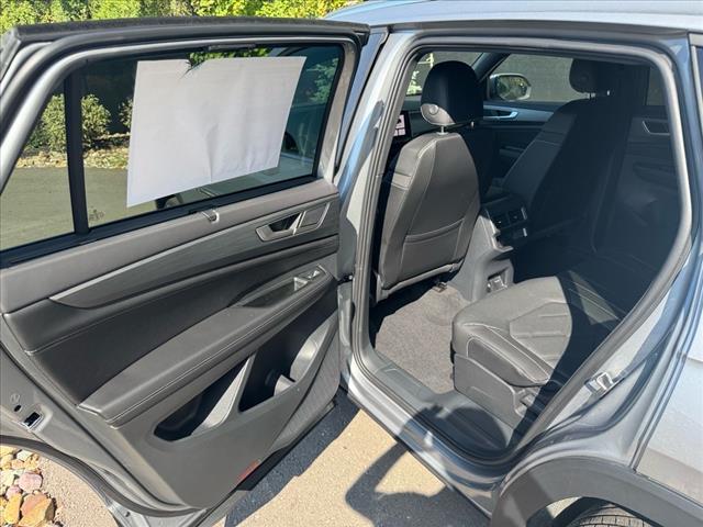 new 2026 Volkswagen Atlas Cross Sport car, priced at $46,105