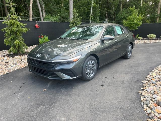 new 2024 Hyundai Elantra car, priced at $25,985