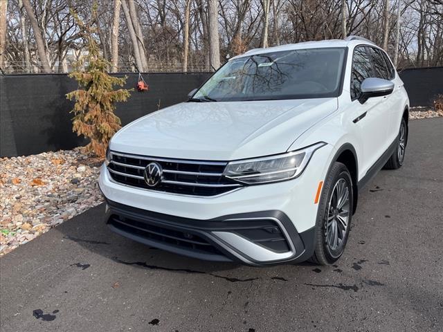 new 2024 Volkswagen Tiguan car, priced at $28,200