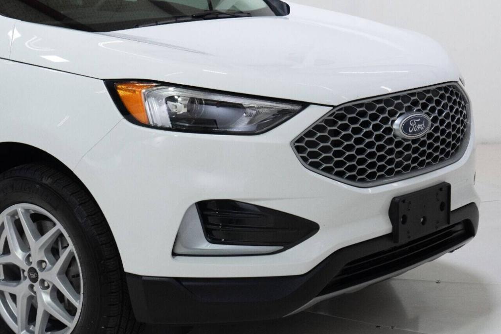 used 2024 Ford Edge car, priced at $28,899