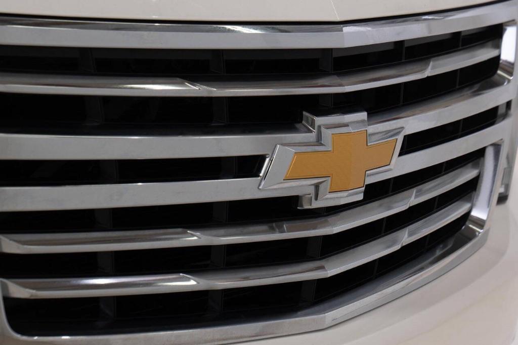 used 2015 Chevrolet Suburban car, priced at $22,500