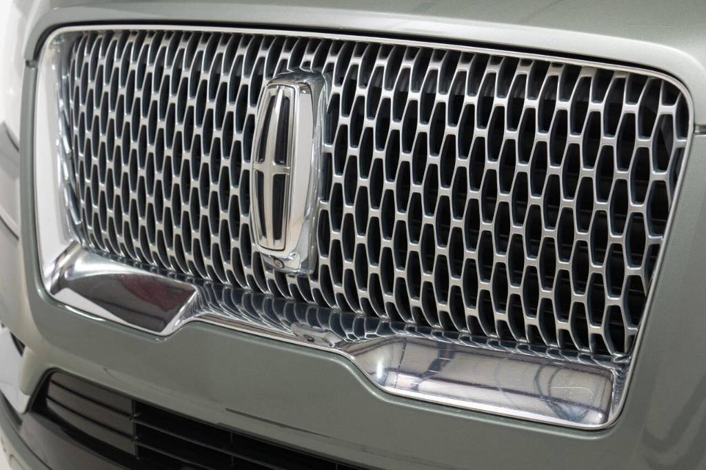 used 2019 Lincoln Navigator car, priced at $43,500