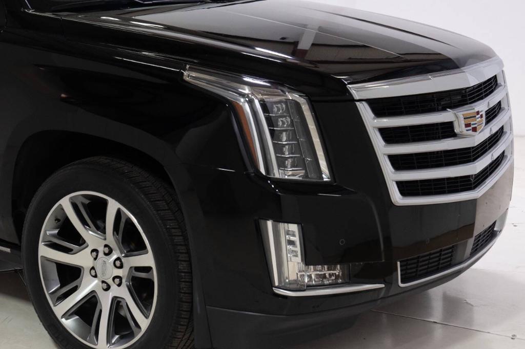 used 2016 Cadillac Escalade ESV car, priced at $28,995