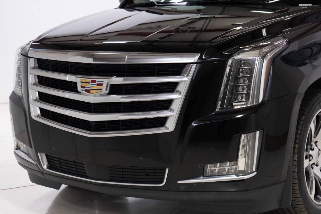 used 2016 Cadillac Escalade ESV car, priced at $28,995