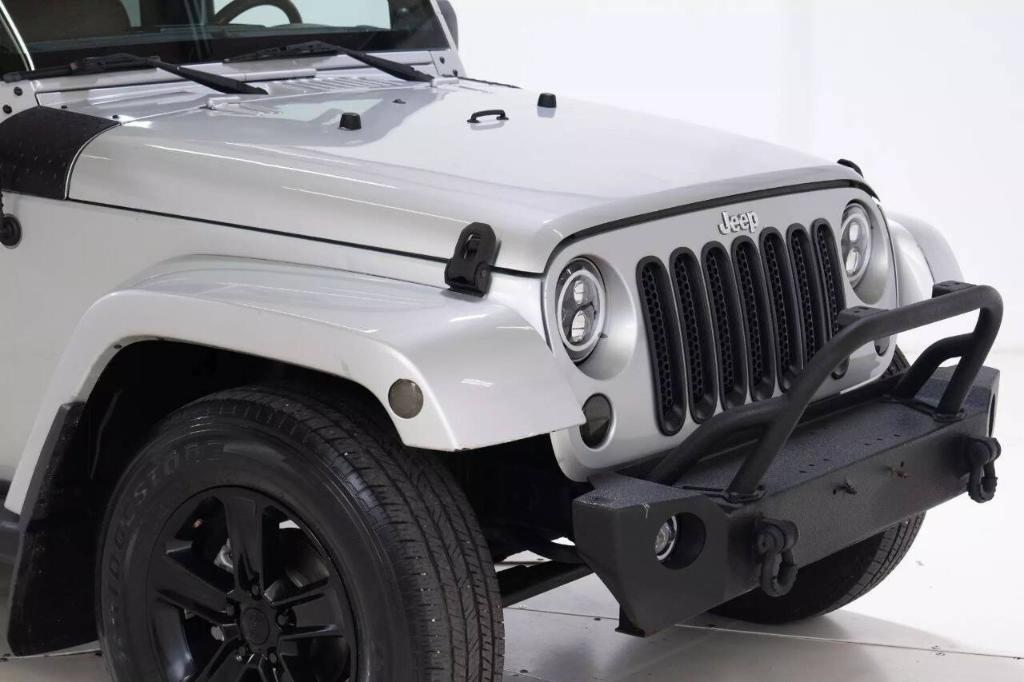 used 2012 Jeep Wrangler Unlimited car, priced at $16,099