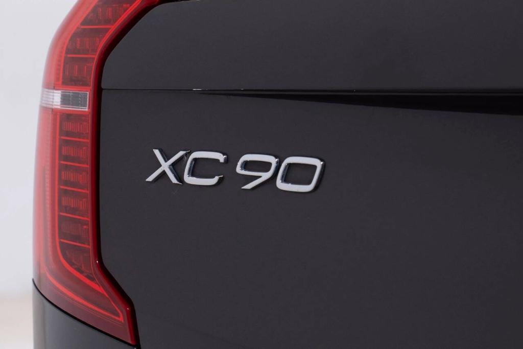 used 2023 Volvo XC90 Recharge Plug-In Hybrid car, priced at $49,350