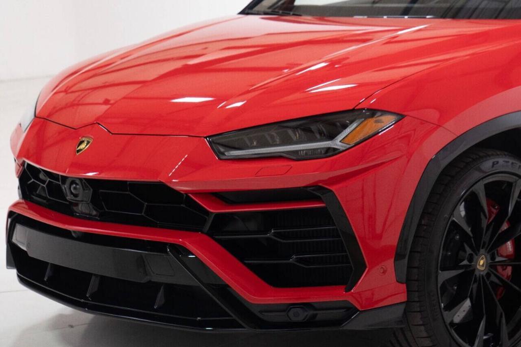 used 2022 Lamborghini Urus car, priced at $274,300