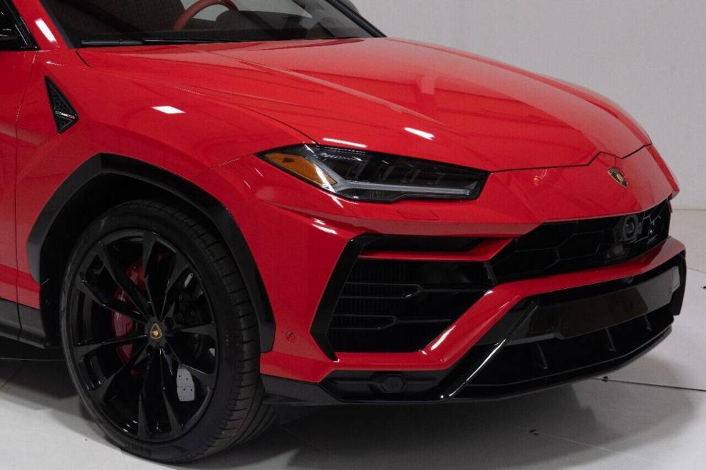 used 2022 Lamborghini Urus car, priced at $274,300