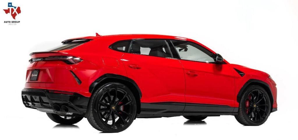 used 2022 Lamborghini Urus car, priced at $274,300