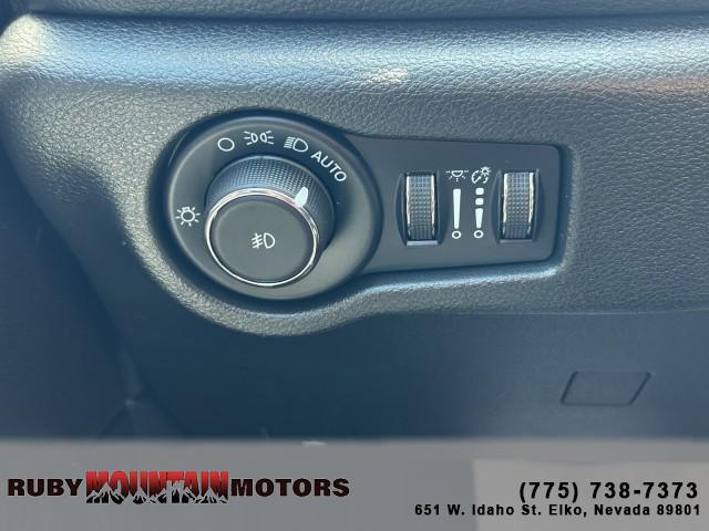 used 2023 Chrysler Pacifica car, priced at $30,995