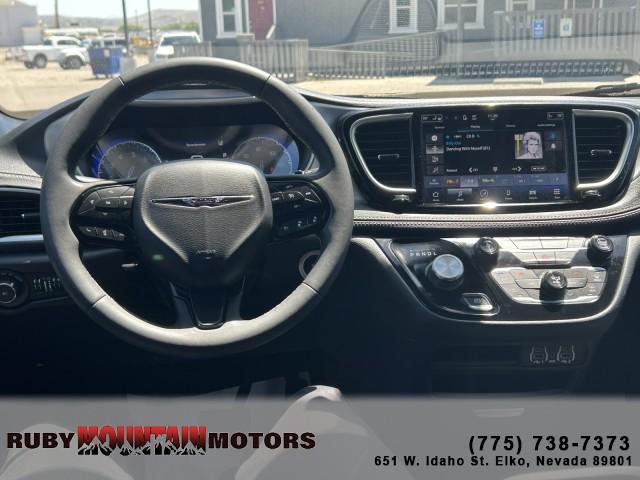 used 2023 Chrysler Pacifica car, priced at $30,995