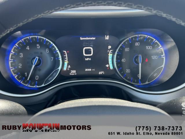 used 2023 Chrysler Pacifica car, priced at $30,995