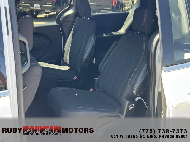 used 2023 Chrysler Pacifica car, priced at $30,995