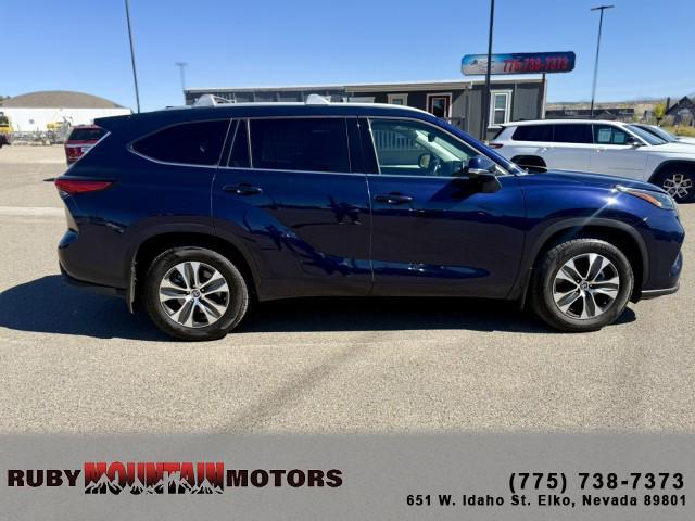 used 2022 Toyota Highlander car, priced at $34,995