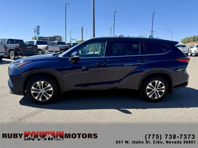 used 2022 Toyota Highlander car, priced at $34,995