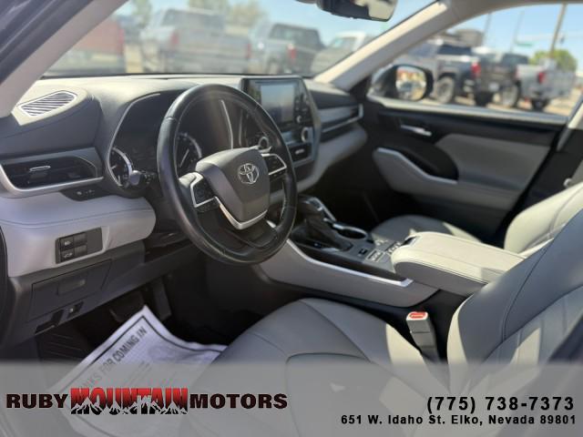 used 2022 Toyota Highlander car, priced at $34,995
