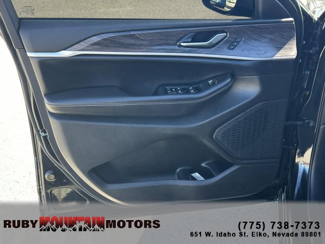 used 2023 Jeep Grand Cherokee L car, priced at $30,995