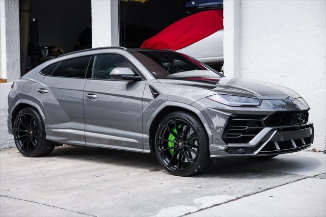 used 2022 Lamborghini Urus car, priced at $219,900