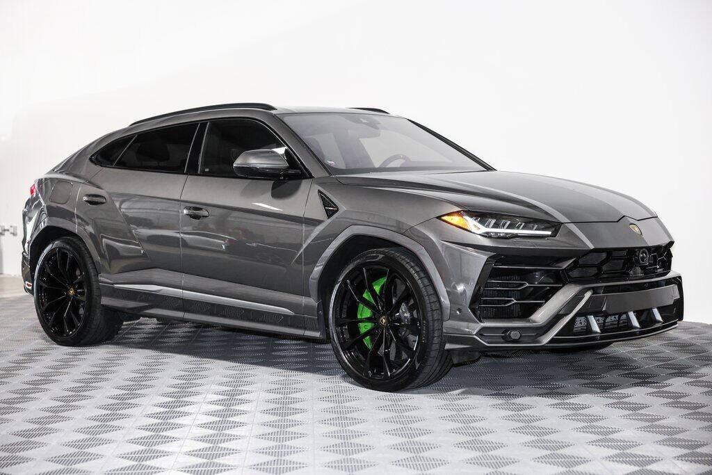 used 2022 Lamborghini Urus car, priced at $219,995