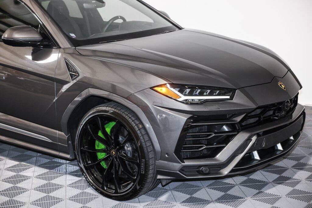 used 2022 Lamborghini Urus car, priced at $219,995